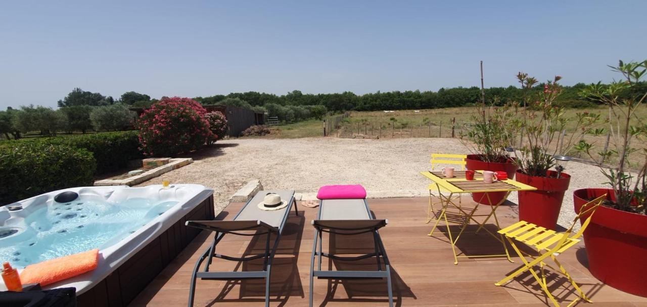 Bed and Breakfast Les Bonbonnettes Le Cailar Exterior foto
