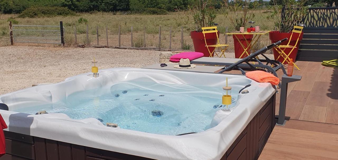 Bed and Breakfast Les Bonbonnettes Le Cailar Exterior foto